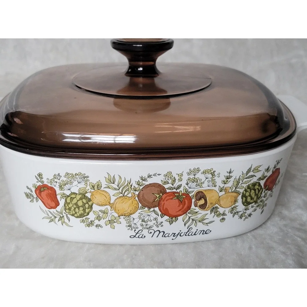 Corning Ware La Marjolaine 2 Quart Casserole Dish A-2-B with Pyrex Amber Lid